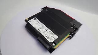 จอแสดงผลผลิตภัณฑ์ตัวควบคุมความปลอดภัยทางอุตสาหกรรม Allen-Bradley 1756-L8SP