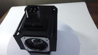 Mitsubishi HF-SP524 AC เซอร์โวมอเตอร์ 500W MELSERVO-J3 400V — ตู้โชว์ผลิตภัณฑ์